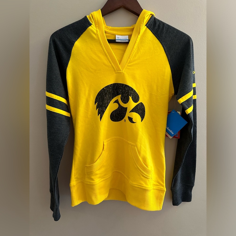 Iowa Hawkeyes Columbia women size S v neck sweatshirt w/ hood, new, make offer